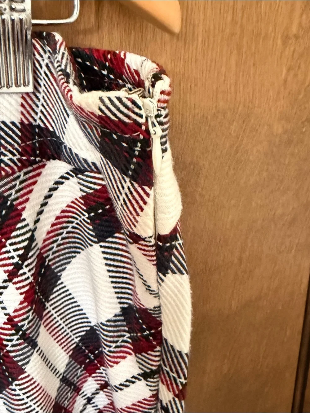 East 5th Women’s 16 White, Black & Red Plaid Long Skirt